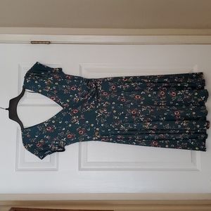 Kaleigh Amandine Teal Green flowered dress size medium